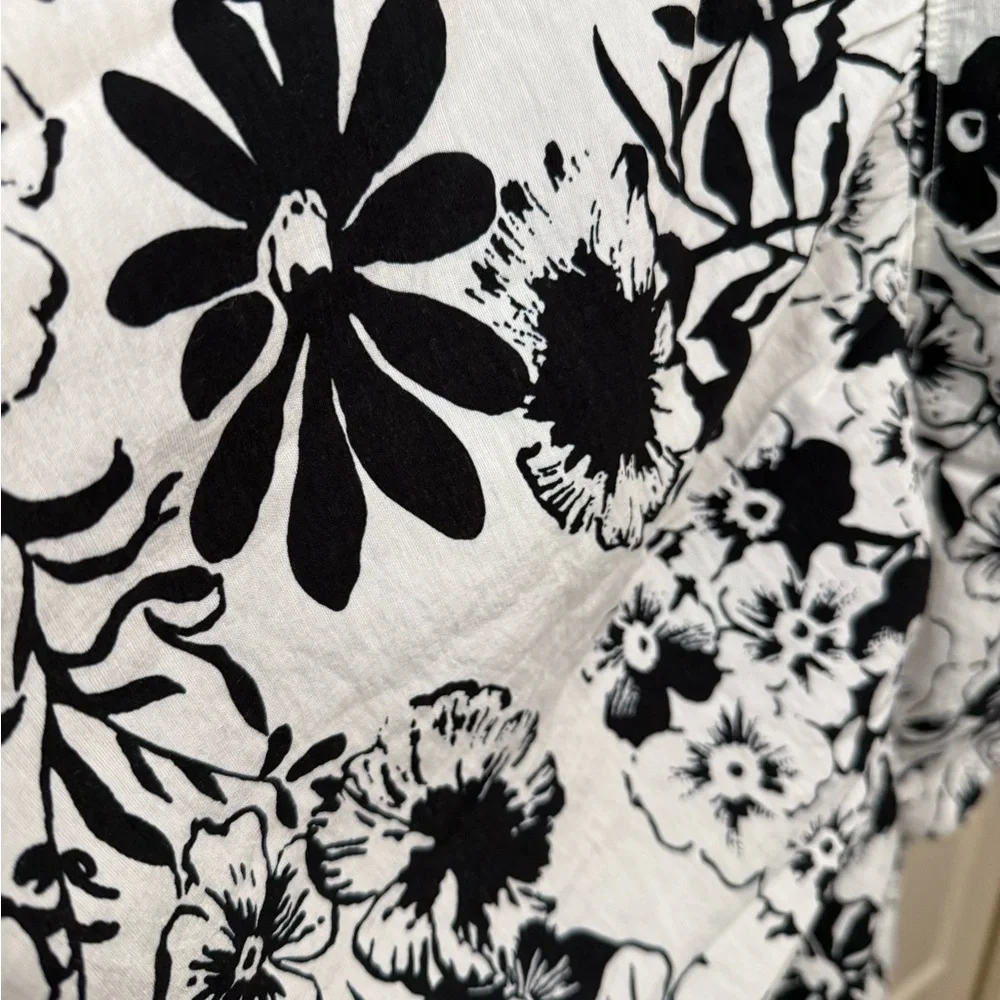 Abercrombie Emerson tiered size M Black and White Floral Maxi Dress viscose new